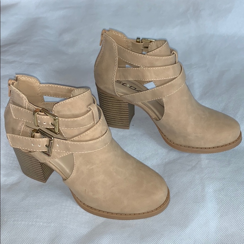 Soda Tan/Beige Booties